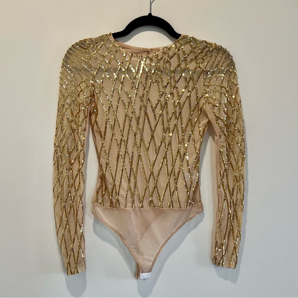 ✨NWOT Carmin nude mesh and gold sequin bodysuit Small